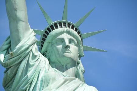 自由女神像,在纽约港的自由岛,美国5k视网膜超高清壁纸和背景图像