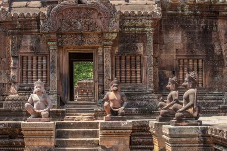 Banteay Srei是柬埔寨的一个寺庙,致力于印度教的神湿婆5k视网膜超高清壁纸和背景