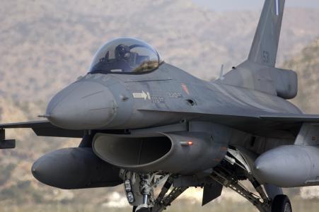 通用动力F-16战隼壁纸和背景图像