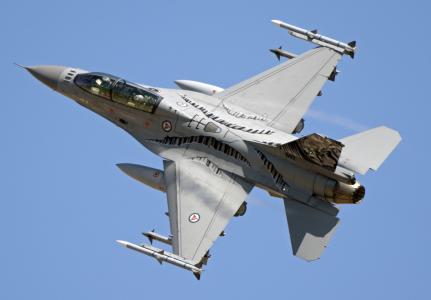 通用动力F-16战斗猎鹰全高清壁纸和背景图像