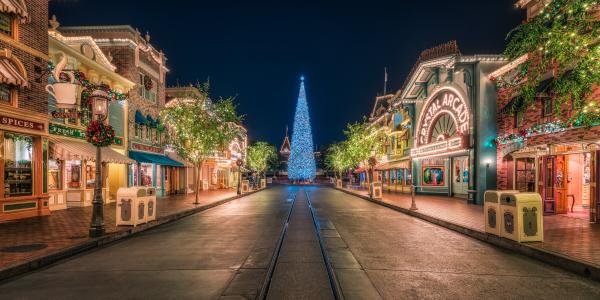 迪士尼乐园在圣诞节5k视网膜超高清壁纸和背景图像