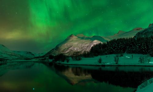 北极光在挪威山在冬季全高清壁纸和背景图像