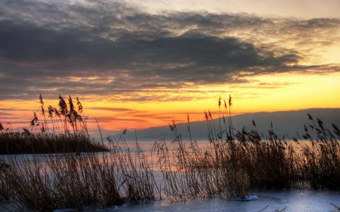 寒冷的日落冰上犹他州湖全高清壁纸和背景