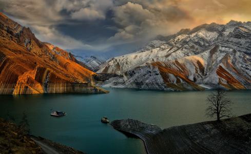 山和湖在伊朗5k视网膜超高清壁纸和背景