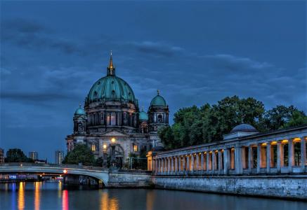 柏林,德国在黄昏全高清壁纸和背景