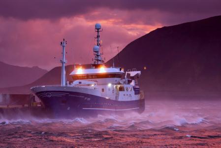 Asgrimur Halldorsson SF250是一个捕鱼拖网渔船4k超高清壁纸和背景图像