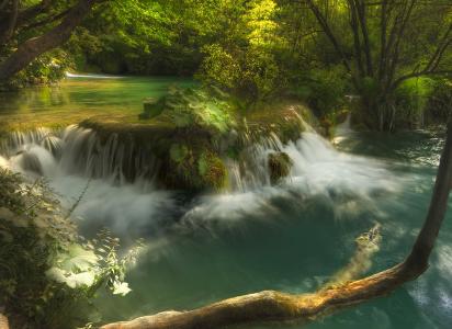 在克罗地亚十六湖国家公园的瀑布全高清壁纸和背景