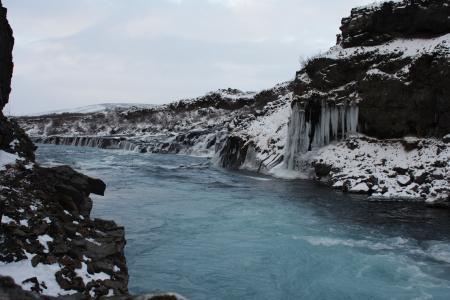冰岛瀑布Hraunfossar 4k超高清壁纸和背景图像