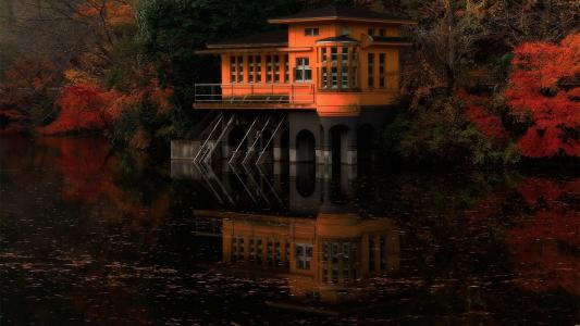 房子反映在池塘全高清壁纸和背景图像