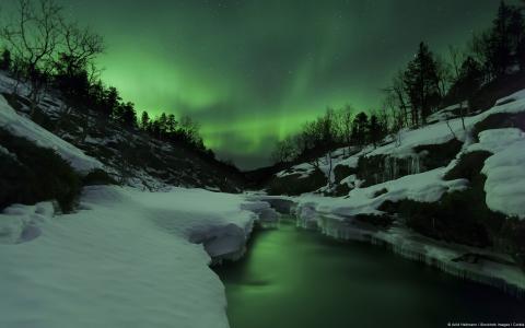 在冬天湖充分的HD墙纸和背景的极光Borealis