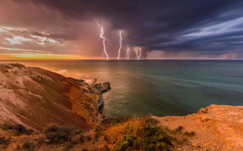 澳大利亚海岸的闪电风暴全高清壁纸和背景