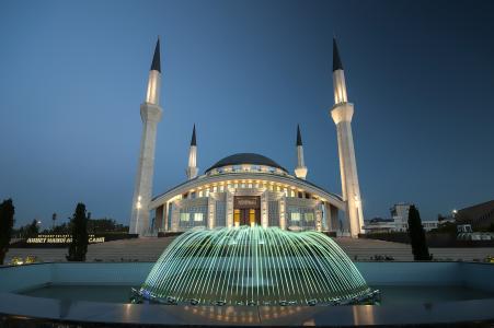 艾哈迈德Hamdi Akseki在土耳其安卡拉的现代清真寺全高清壁纸和背景