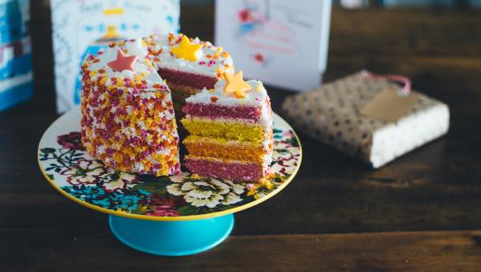 彩虹层蛋糕4k超高清壁纸和背景图像