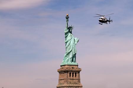 自由女神像是在纽约港自由岛上的巨大新古典主义雕塑5k Retina超高清壁纸和背景图片
