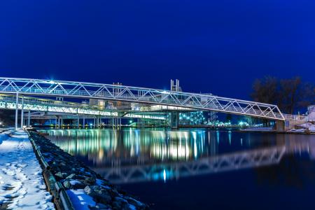 在加拿大在夜间桥5k Retina超高清壁纸和背景图像
