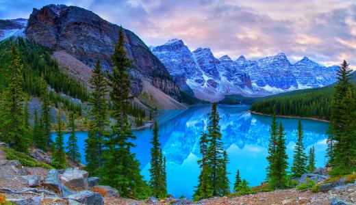 美丽的梦莲湖在加拿大班夫国家公园,4k超高清壁纸和背景