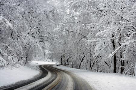 冬季道路5k视网膜超高清壁纸和背景图像