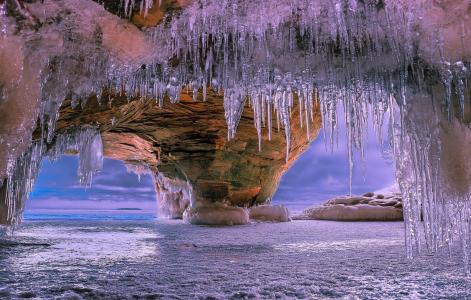 冰柱在冬季全高清壁纸和背景的海滩洞穴