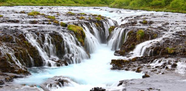在冰岛布鲁尔瀑布瀑布全高清壁纸和背景图像