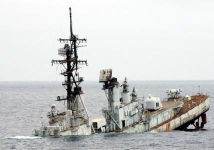退役的美国海军塔（DDG-9）,旧的查尔斯·亚当斯级驱逐舰壁纸和背景图片