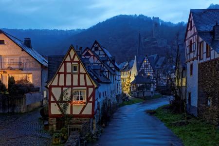 德国城镇在黄昏5k视网膜超高清壁纸和背景图片