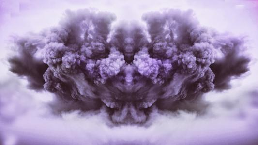 紫色邪恶的天空/烟4k超高清壁纸和背景