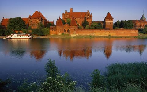 在波兰的马尔堡城堡全高清壁纸和背景图像