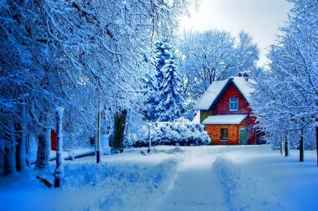 房子和车道在冬季全高清壁纸和背景图像