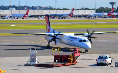 QantasLink Q400在悉尼机场 - 庞巴迪短跑8 Q400全高清壁纸和背景图像