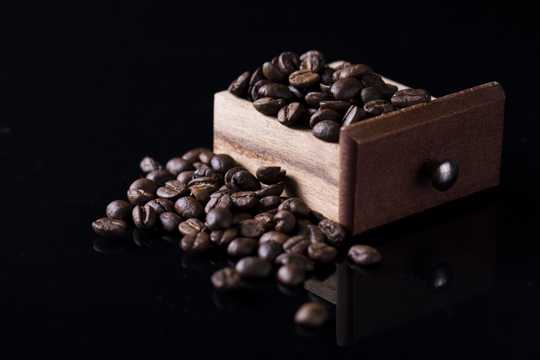 咖啡和咖啡豆高清图片