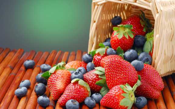 蓝莓和草莓