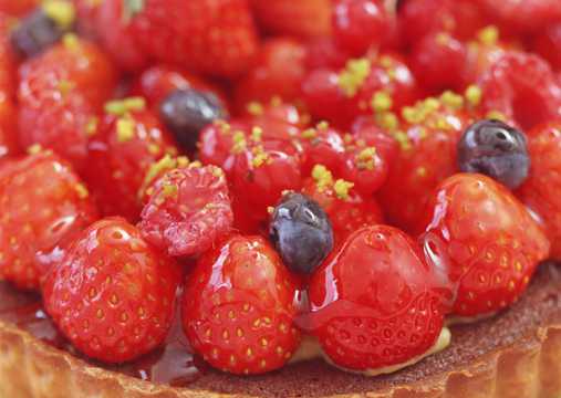 草莓蛋糕小甜品图片