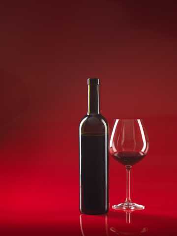 红酒与酒杯图片